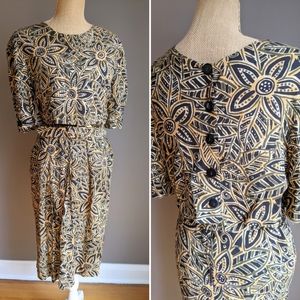 Vintage floral belted dress with POCKETS!